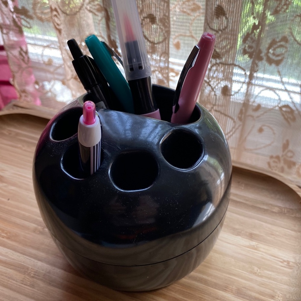 Vintage (70s?) black round plastic pen and pencil holder